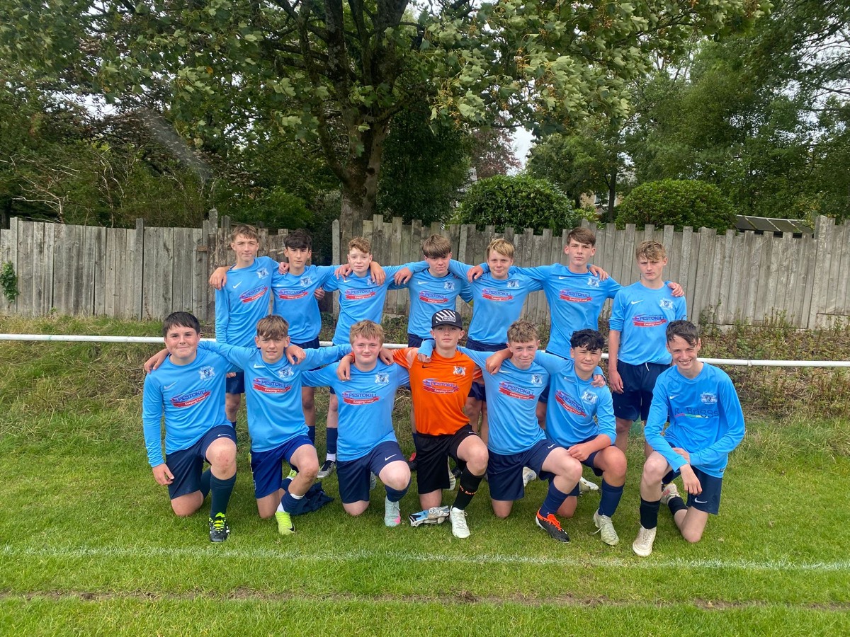 Rishton United youth team squad photo on matchday